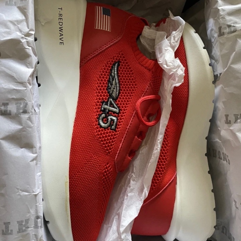 Red T.REDWAVE Sneakers Donald Trump